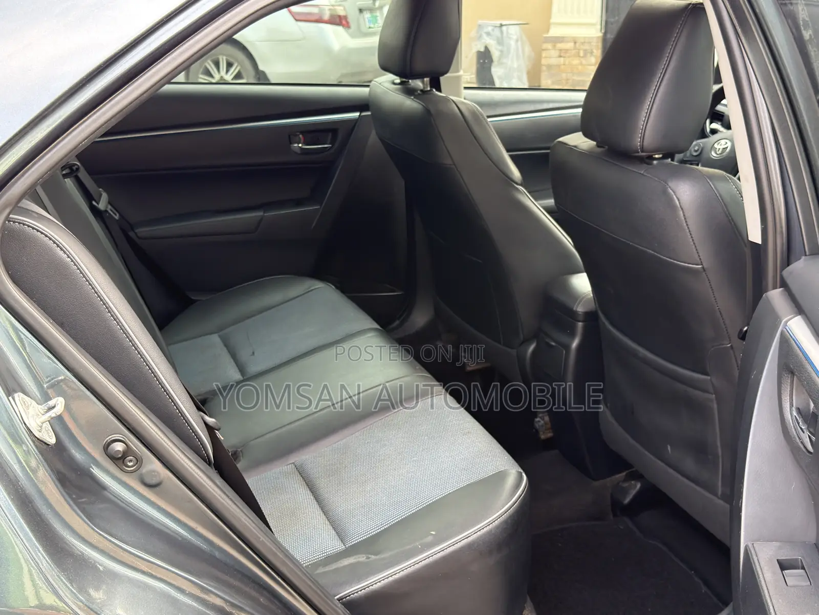 Toyota Corolla S w/Special Edition Pkg (1.8L 4cyl CVT) 2016 Gray