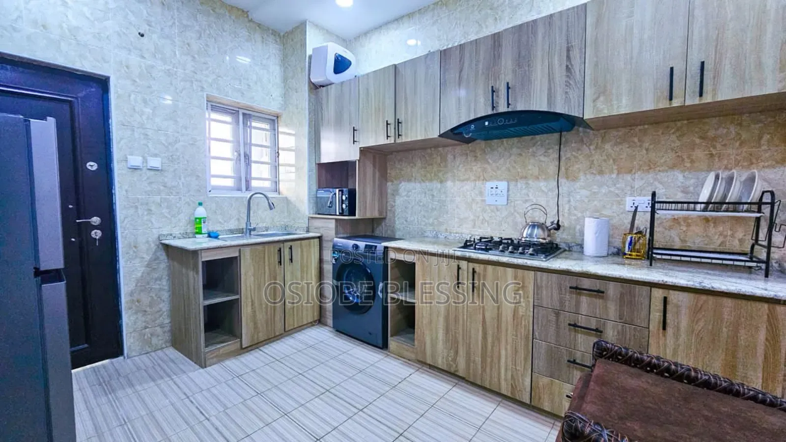 3 and 2 Bedrooms in Gilmore Jahi (Com)