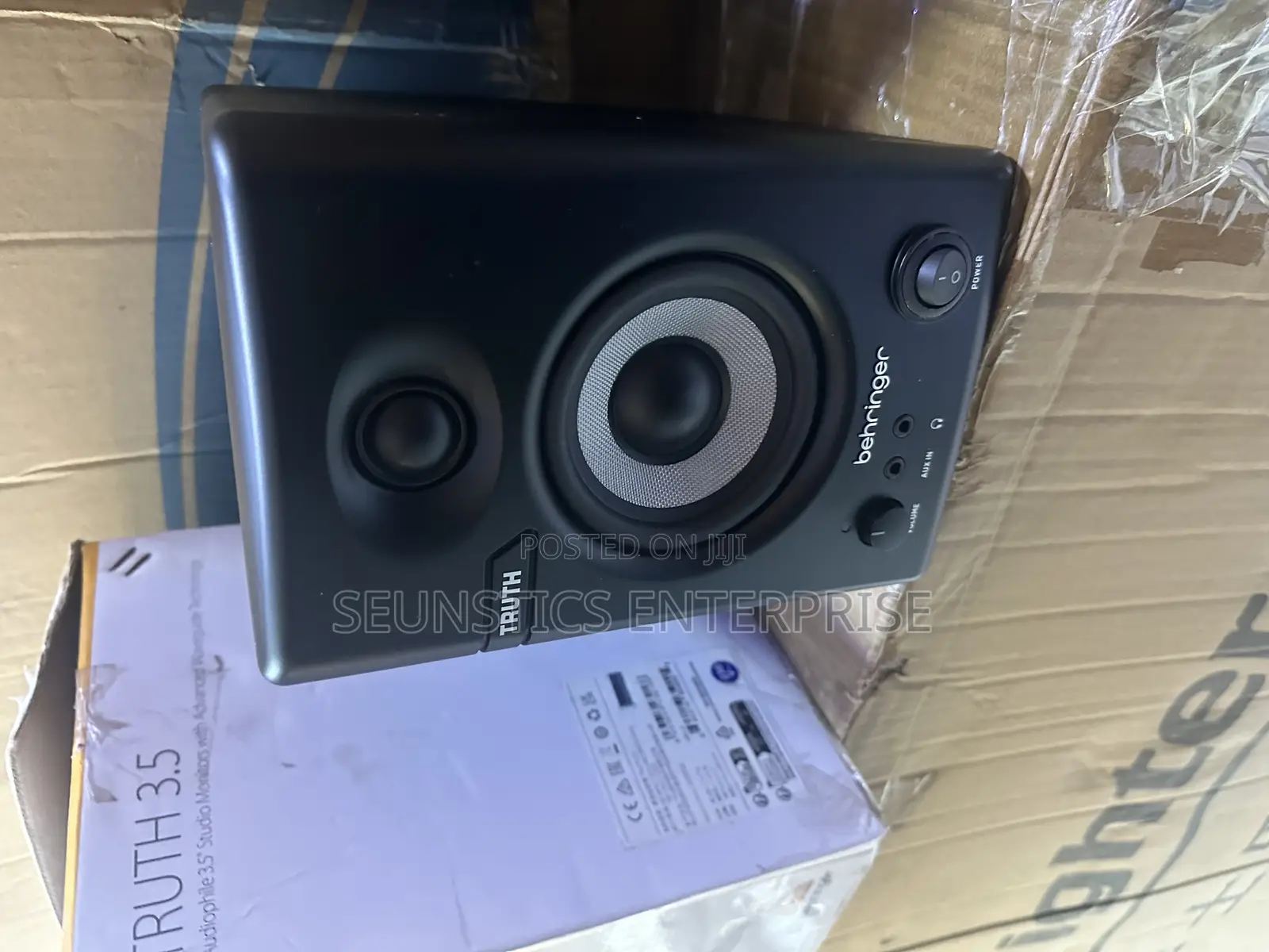 Quality Behringer Truth 3.5 Studio Monitors (Speakers)