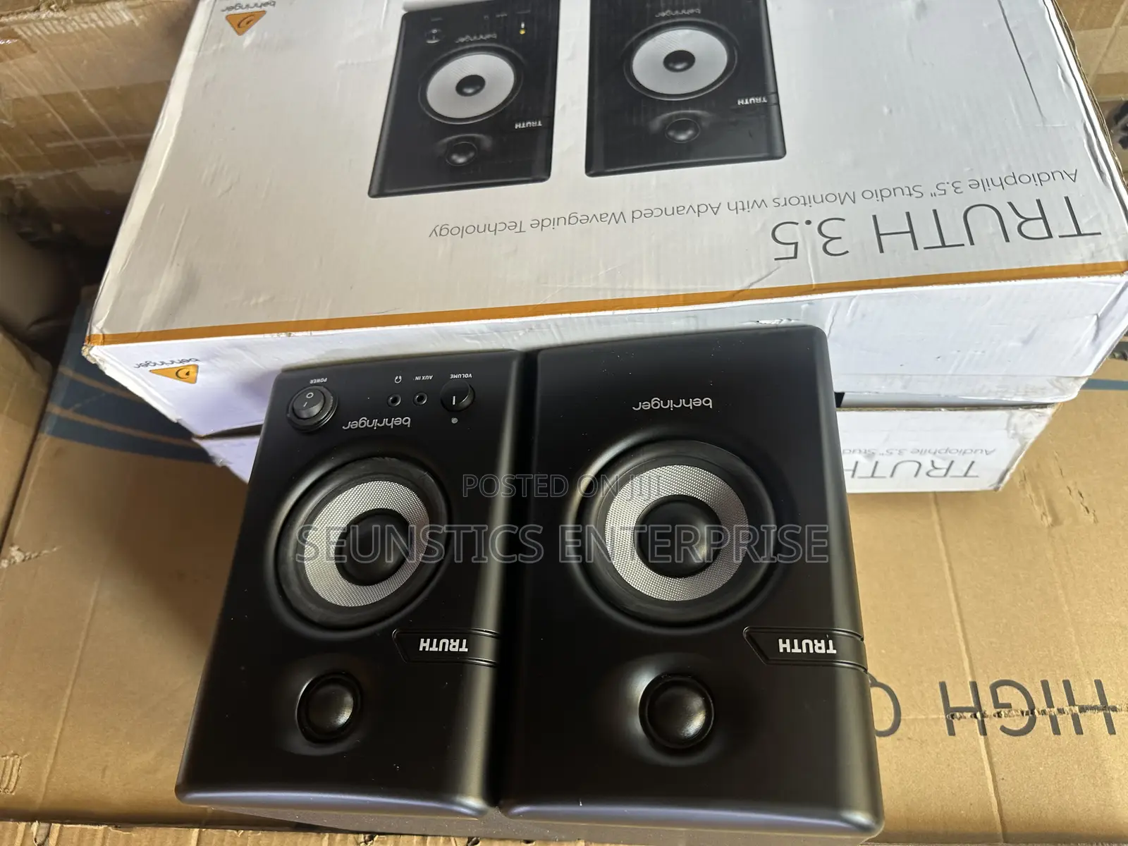 Quality Behringer Truth 3.5 Studio Monitors (Speakers)