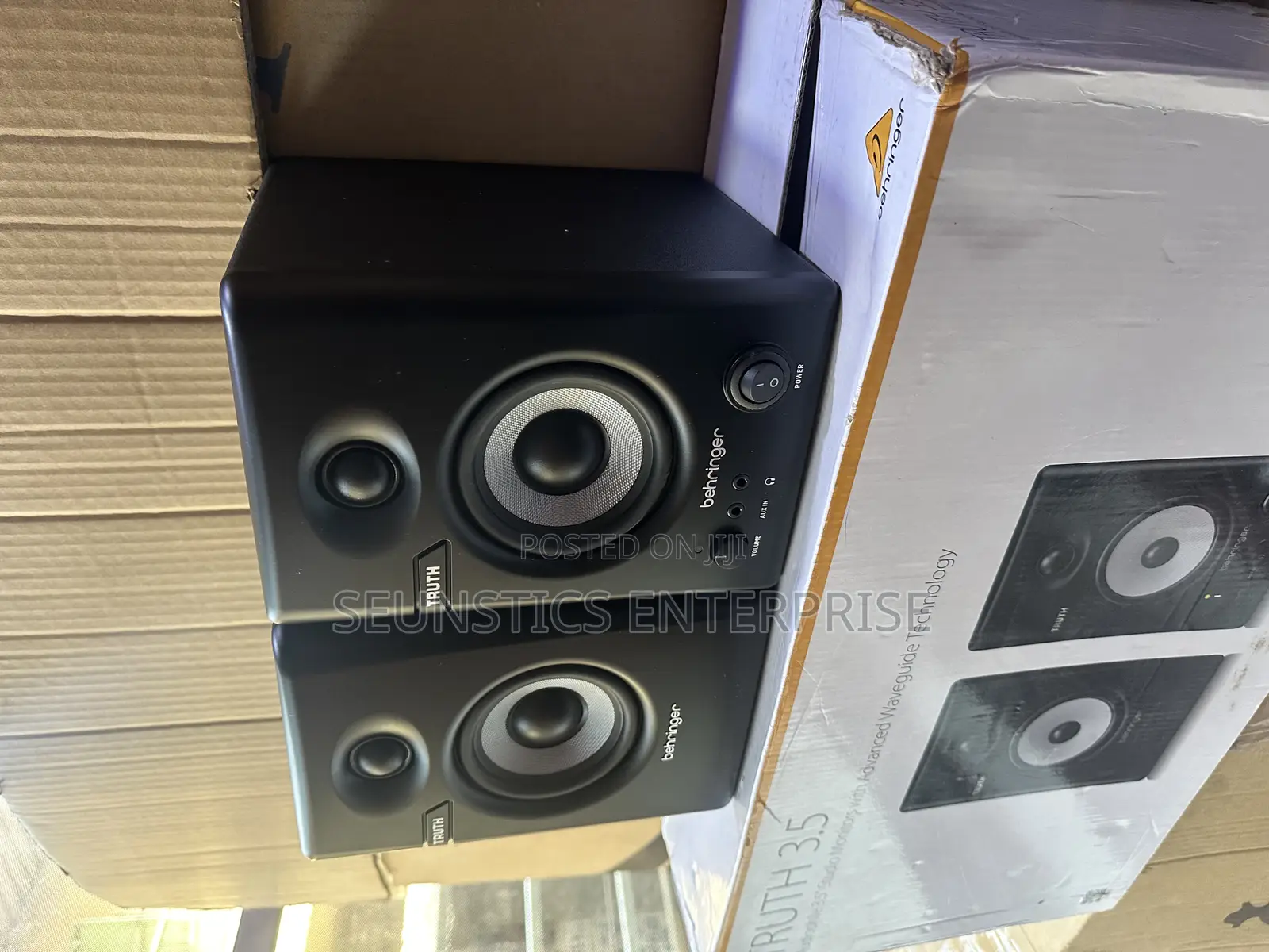 Quality Behringer Truth 3.5 Studio Monitors (Speakers)