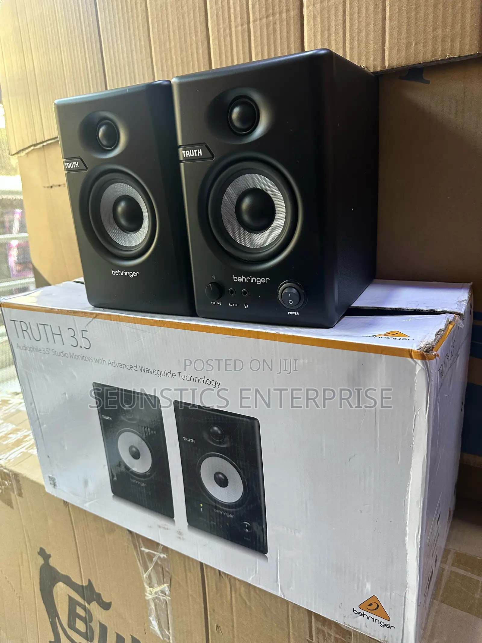 Quality Behringer Truth 3.5 Studio Monitors (Speakers)