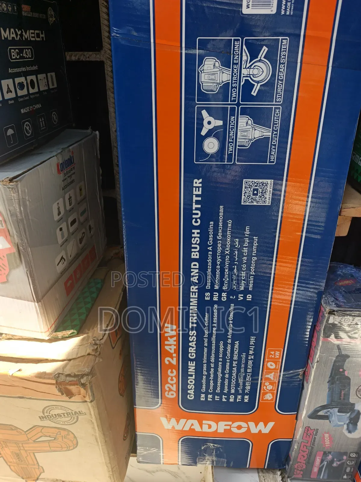 Gasoline Grass Trimmer And Bush Cutter.