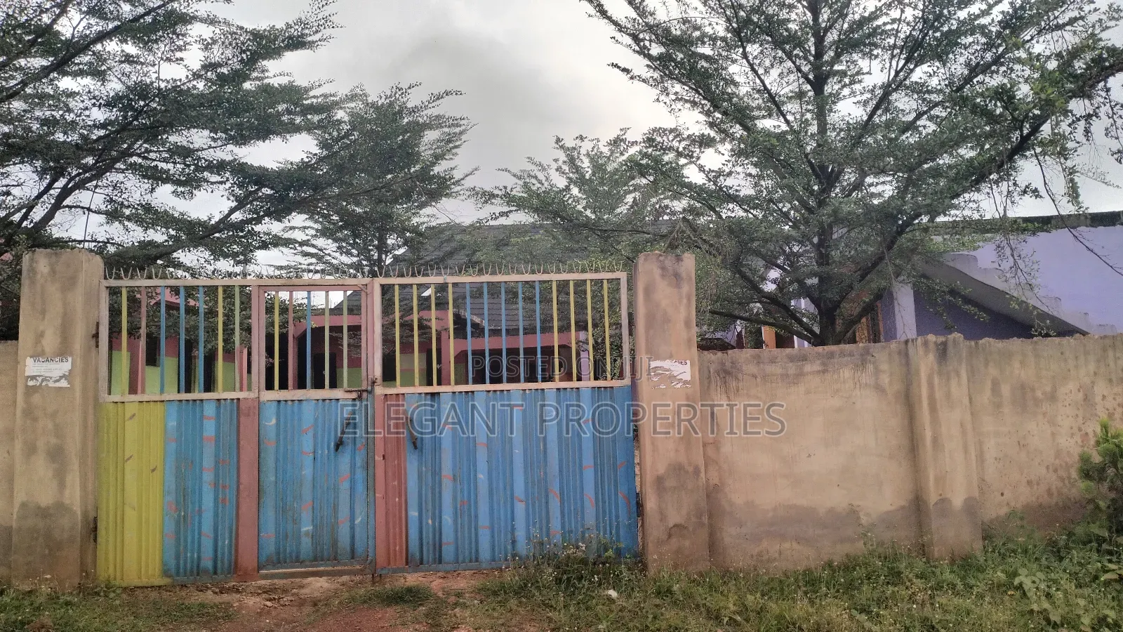 An Uncompleted Deckened Structure of 12 Rooms and 4 Toilets.
