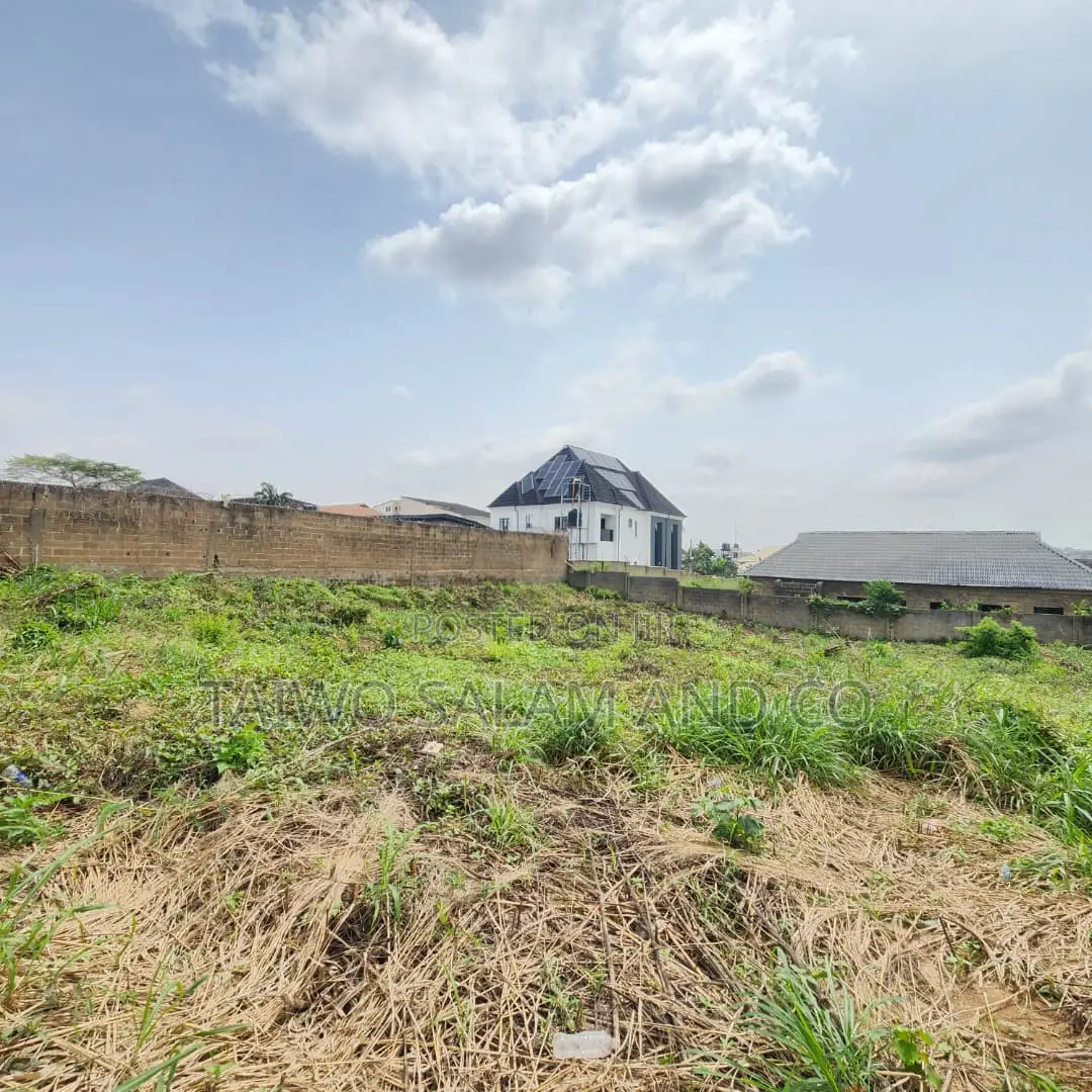 1100sqm of Residential Land in a Gated Estate