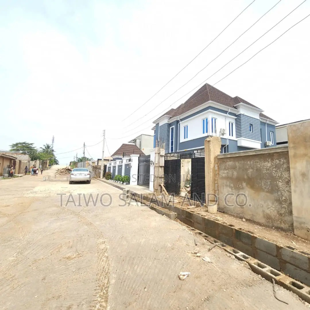 1100sqm of Residential Land in a Gated Estate