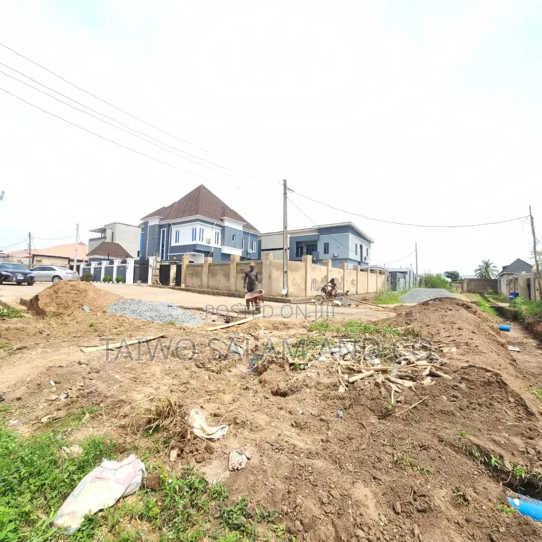 1100sqm of Residential Land in a Gated Estate