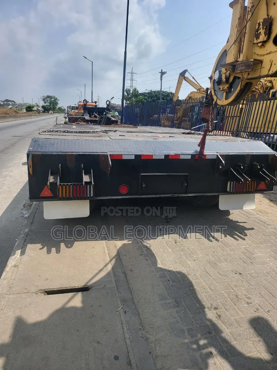 Low Bed Front and Back Loading