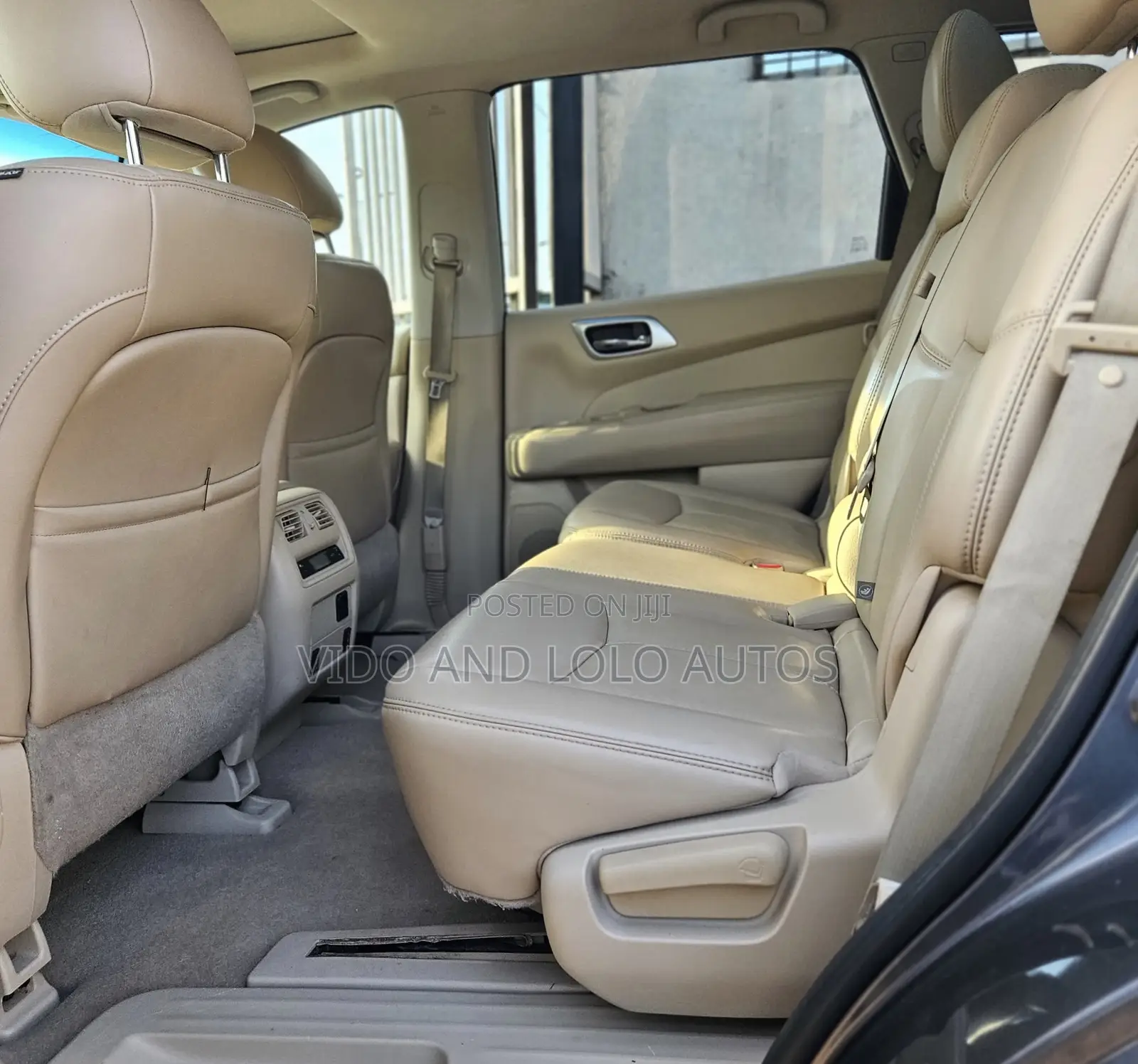 Nissan Pathfinder SV 4dr SUV (3.5L 6cyl CVT) 2015 Gray