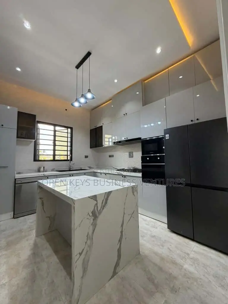 Furnished 5bdrm Duplex in Legacy Estate, Akobo for sale