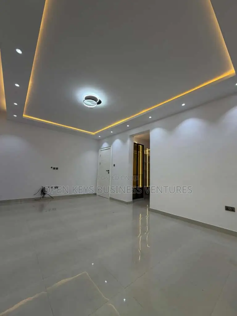 Furnished 5bdrm Duplex in Legacy Estate, Akobo for sale