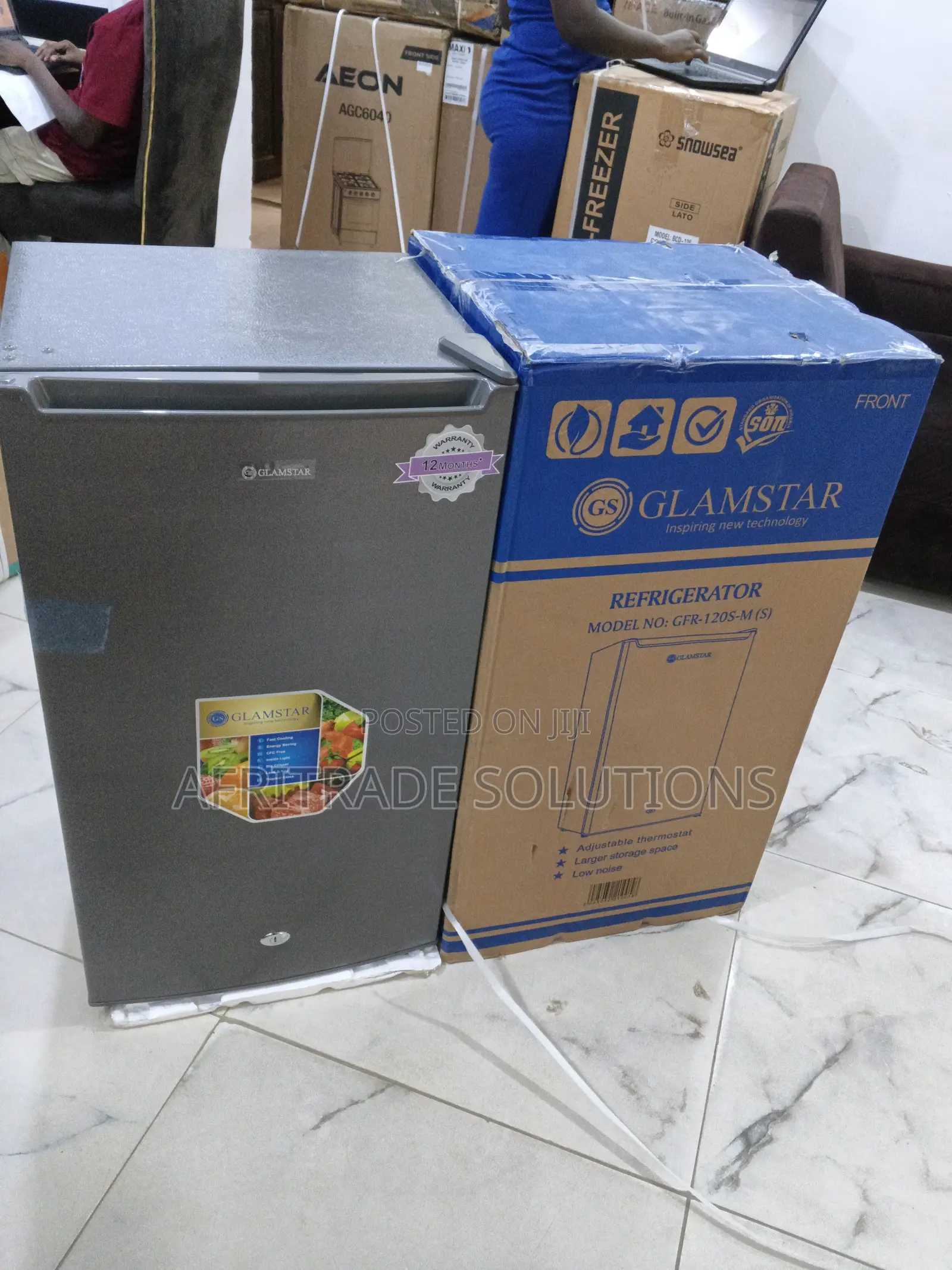 Glamstar 90l Small Refrigerator for Dorm Rooms