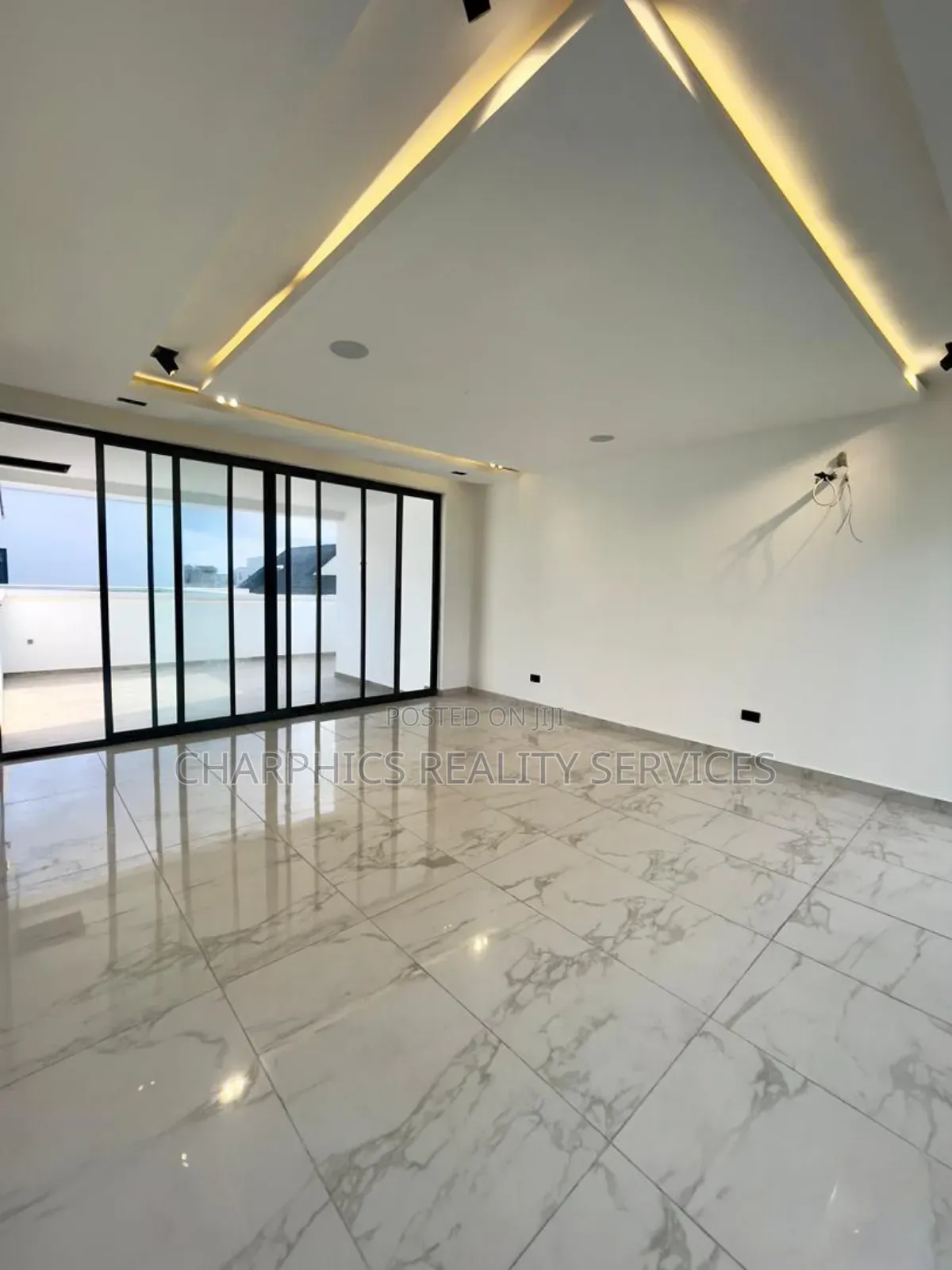 5bdrm Duplex in Ikate for sale