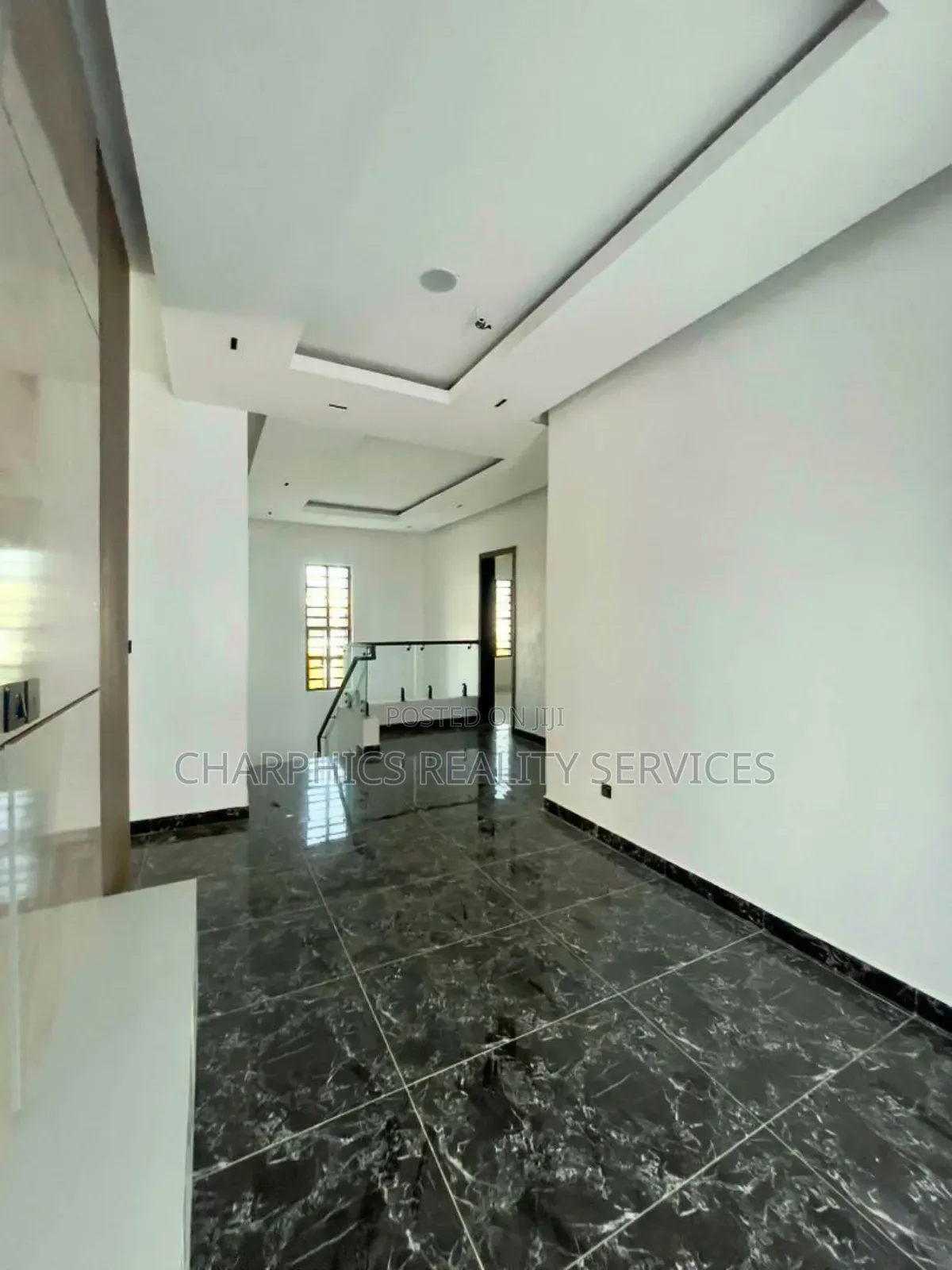 5bdrm Duplex in Lekki Phase 2 for sale