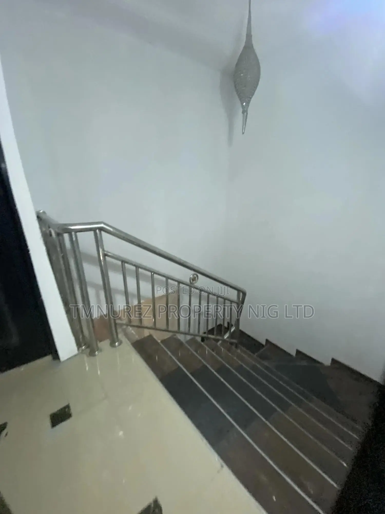 Studio Apartment in Chevron for rent