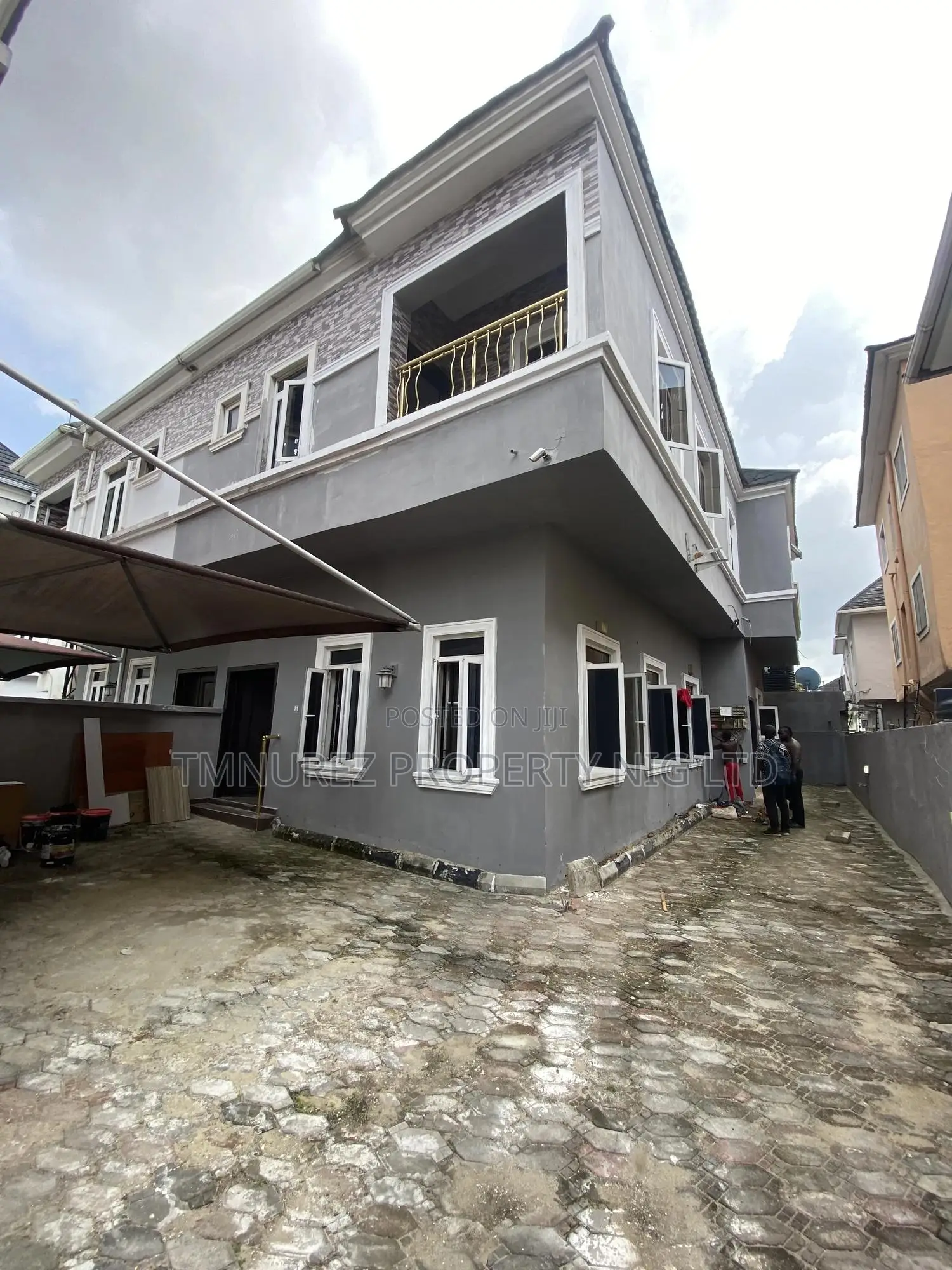 Studio Apartment in Chevron for rent