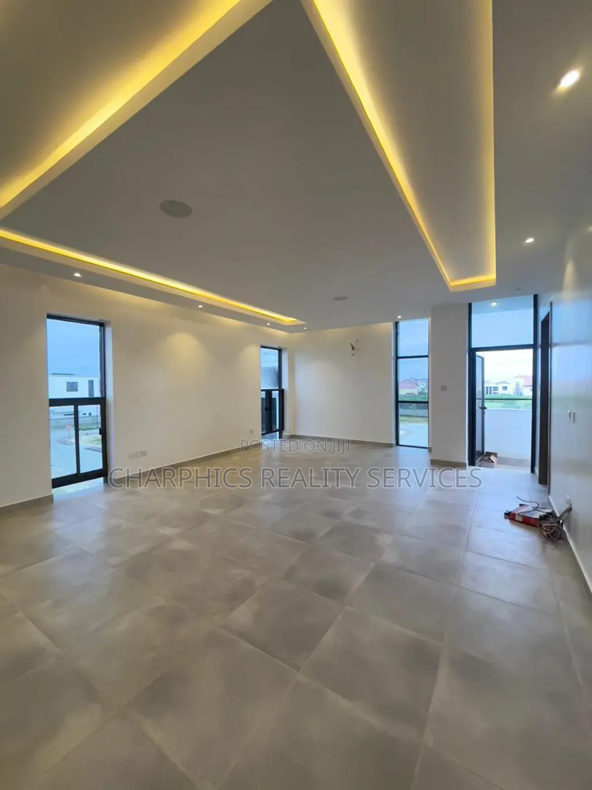 5bdrm Duplex in Ikate for sale