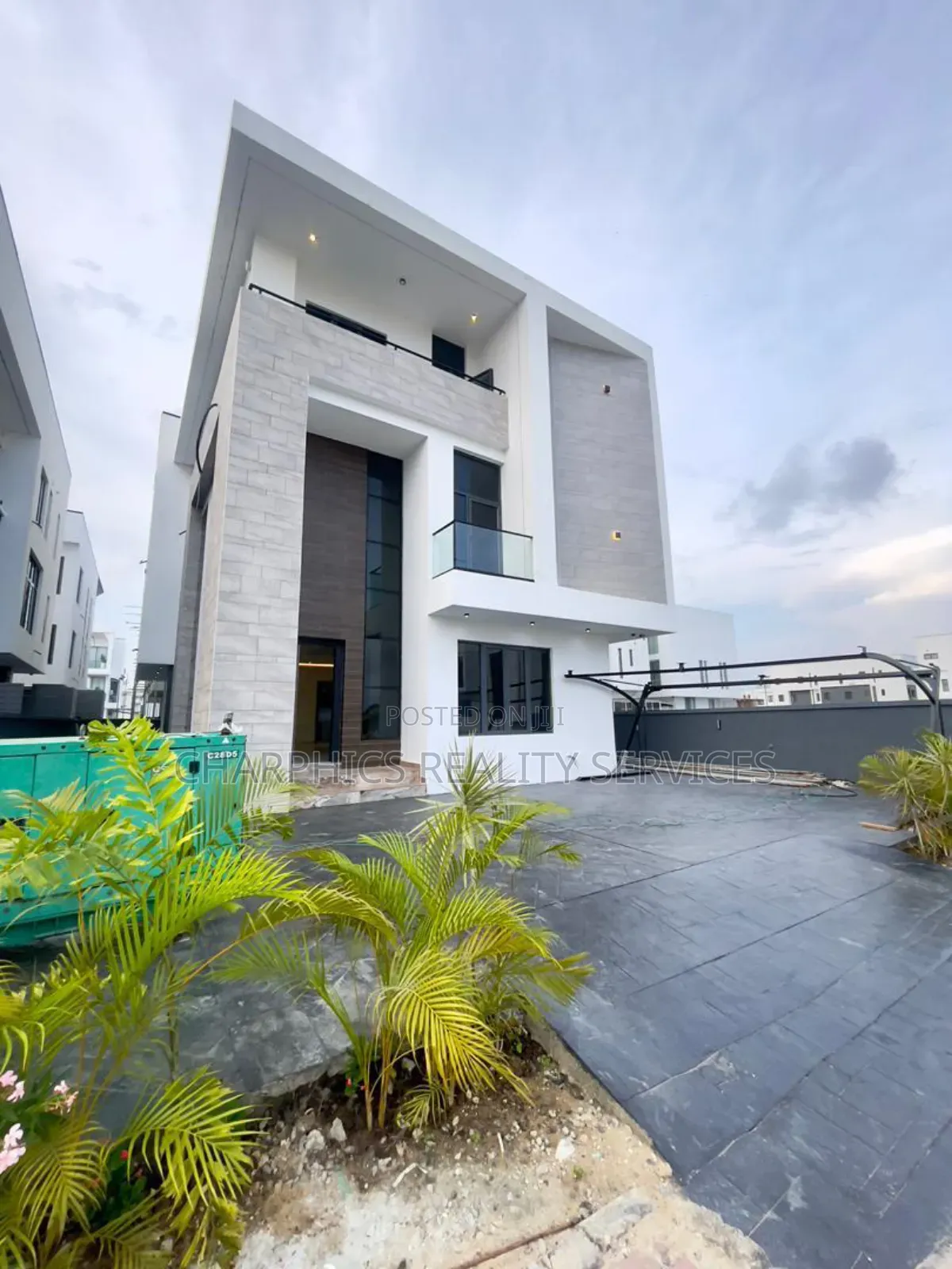5bdrm Duplex in Ikate for sale