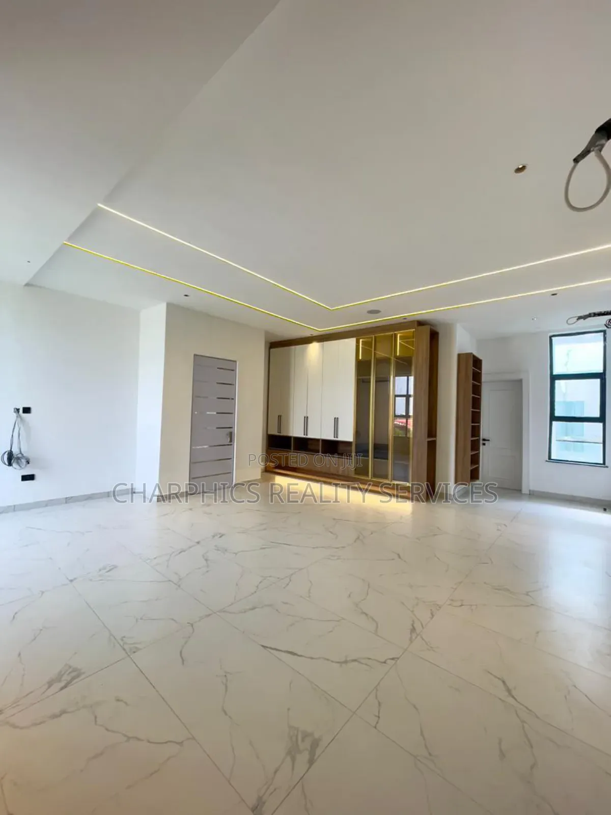 5bdrm Duplex in Ikate for sale