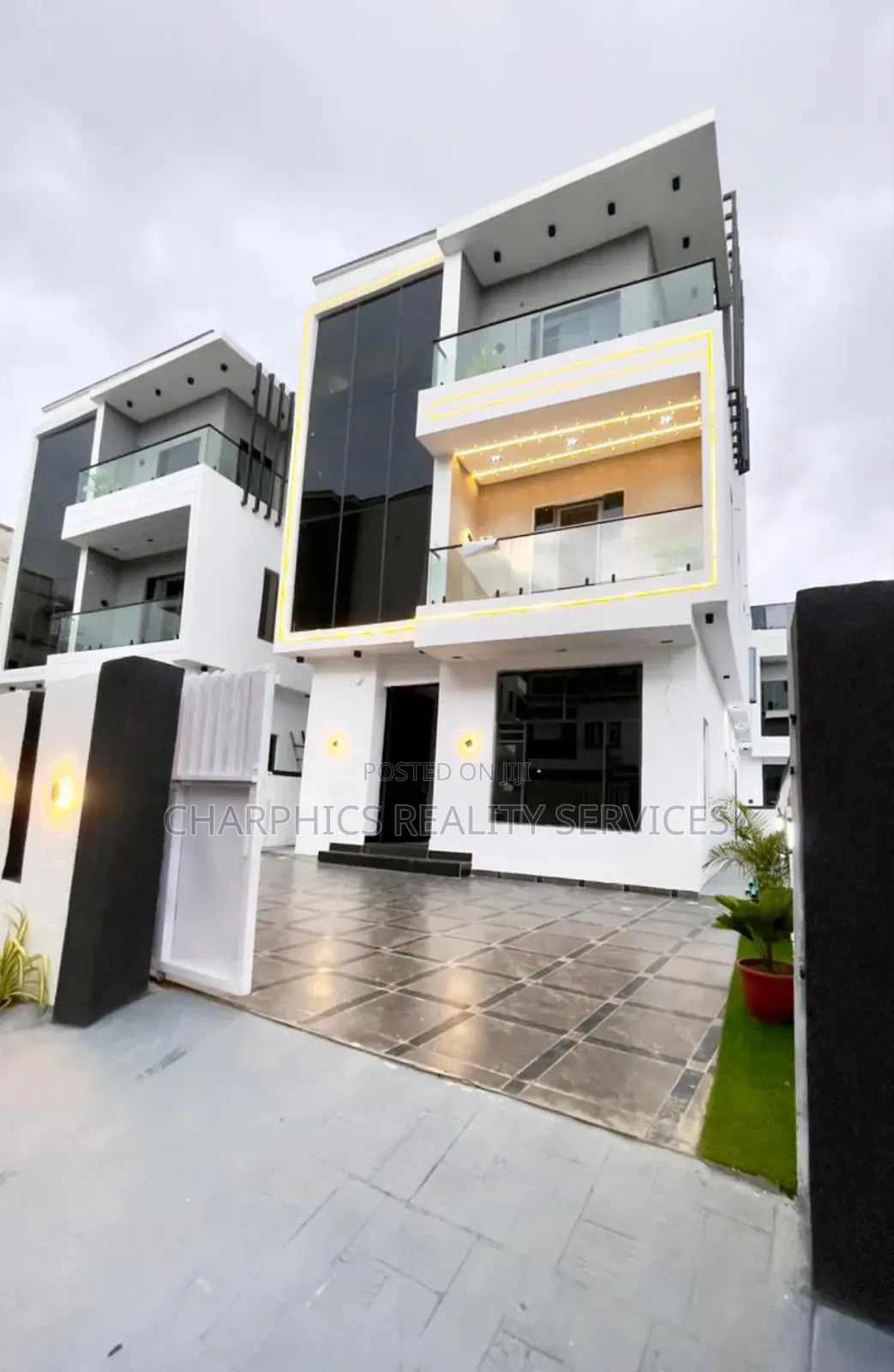 5bdrm Duplex in Ologolo for sale
