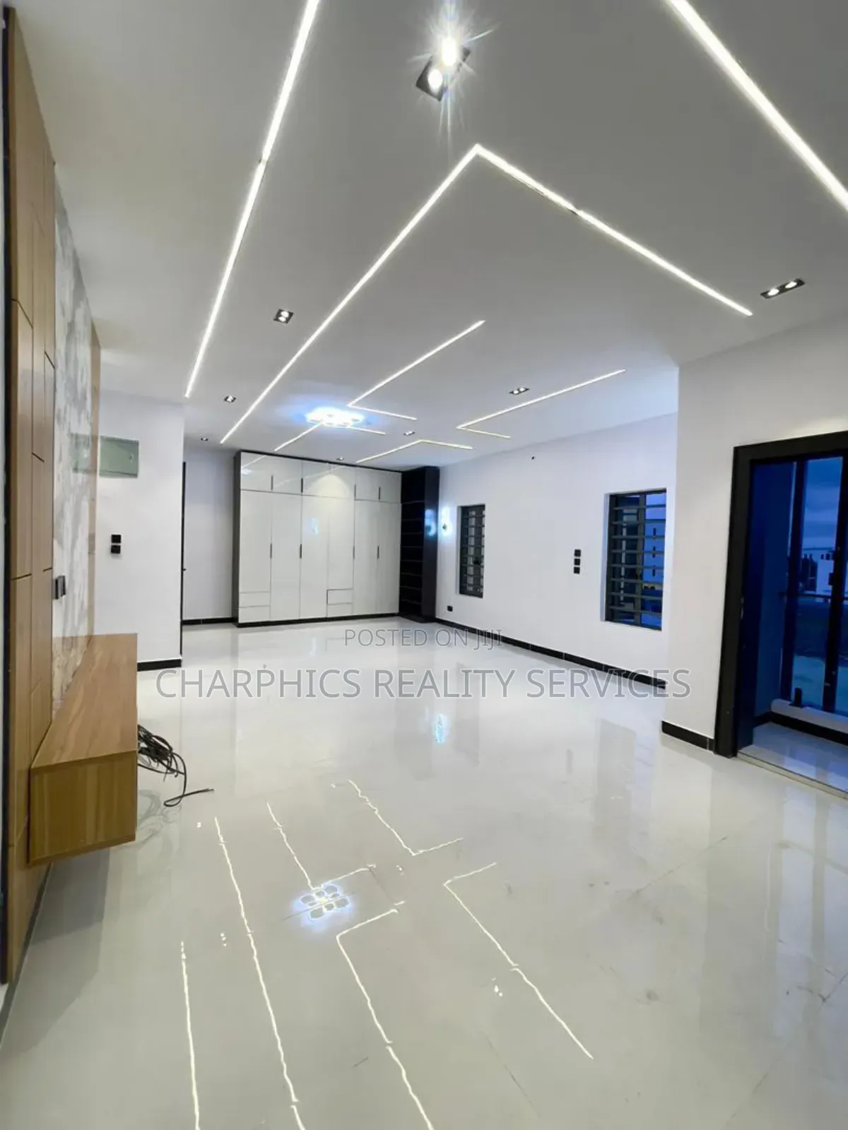 5bdrm Duplex in Ologolo for sale