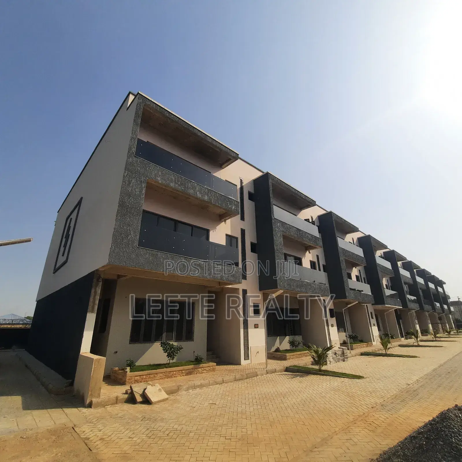4bdrm Townhouse/Terrace in Jahi for sale