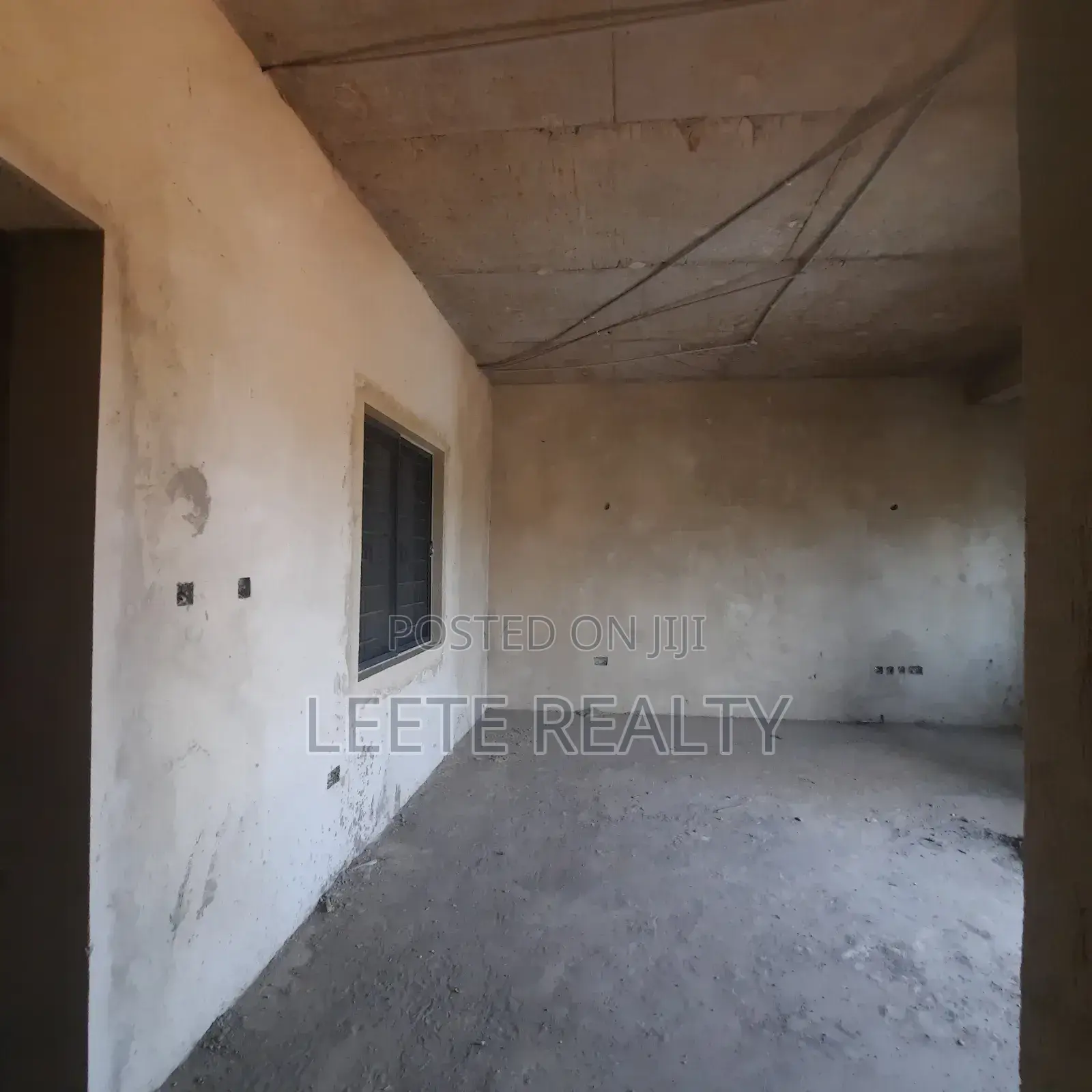 4bdrm Townhouse/Terrace in Jahi for sale