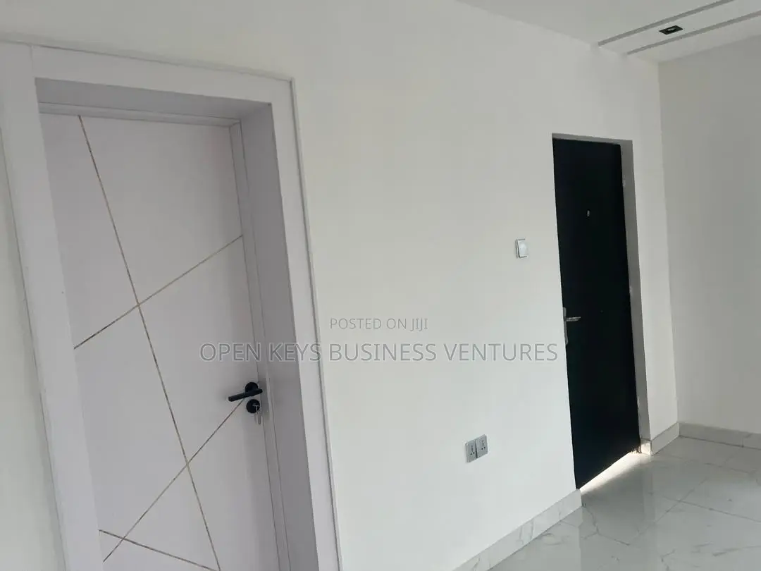Furnished 5bdrm Duplex in Oluyole for sale