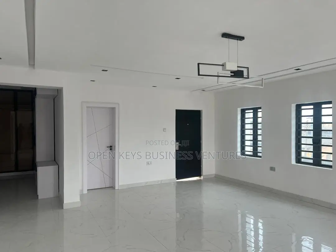 Furnished 5bdrm Duplex in Oluyole for sale