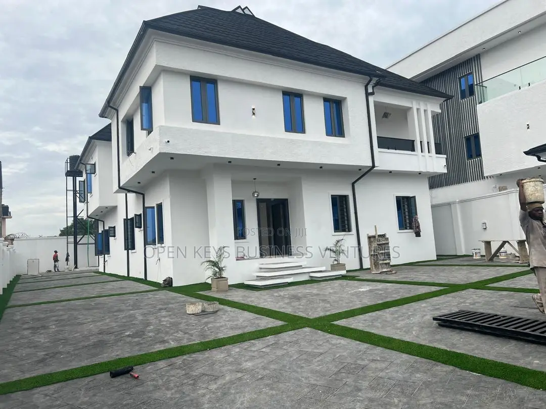 Furnished 5bdrm Duplex in Oluyole for sale