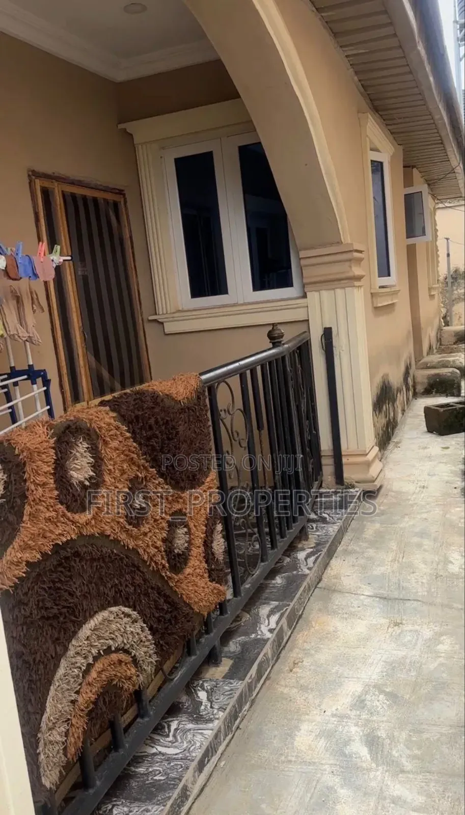 6bdrm Bungalow in Poultry Eleha Elebu, Ibadan for sale