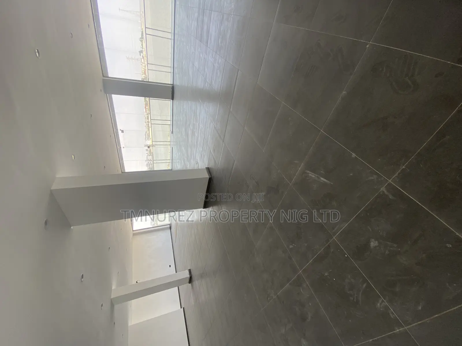 Big Showroom For Rent At Lekki Phase1