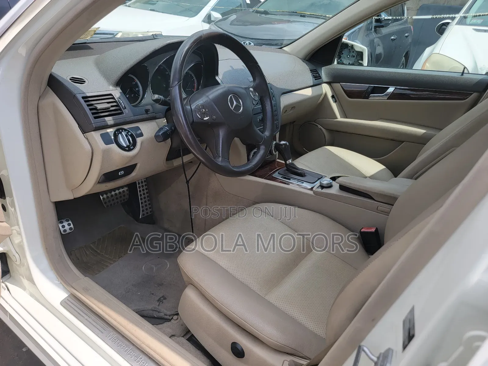 Mercedes-Benz C300 Luxury Sedan AWD (3.0L 6cyl 7A) 2009 White