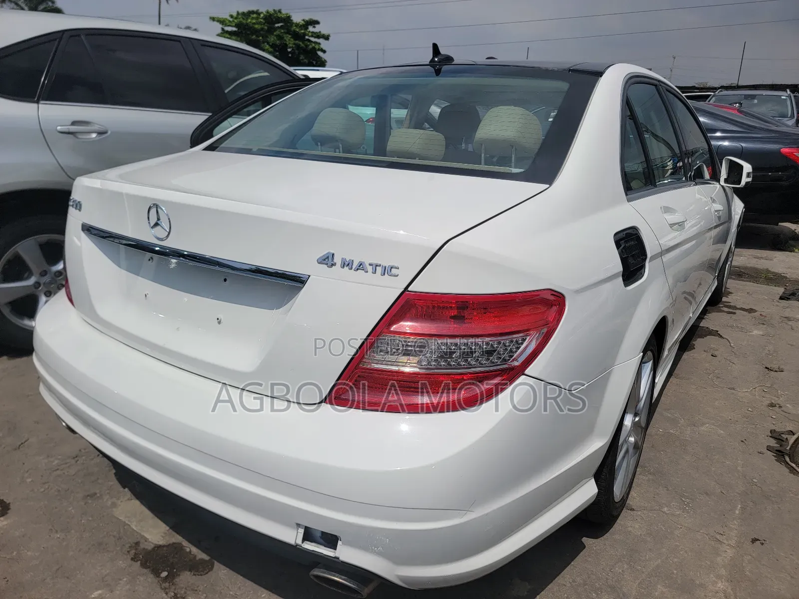 Mercedes-Benz C300 Luxury Sedan AWD (3.0L 6cyl 7A) 2009 White