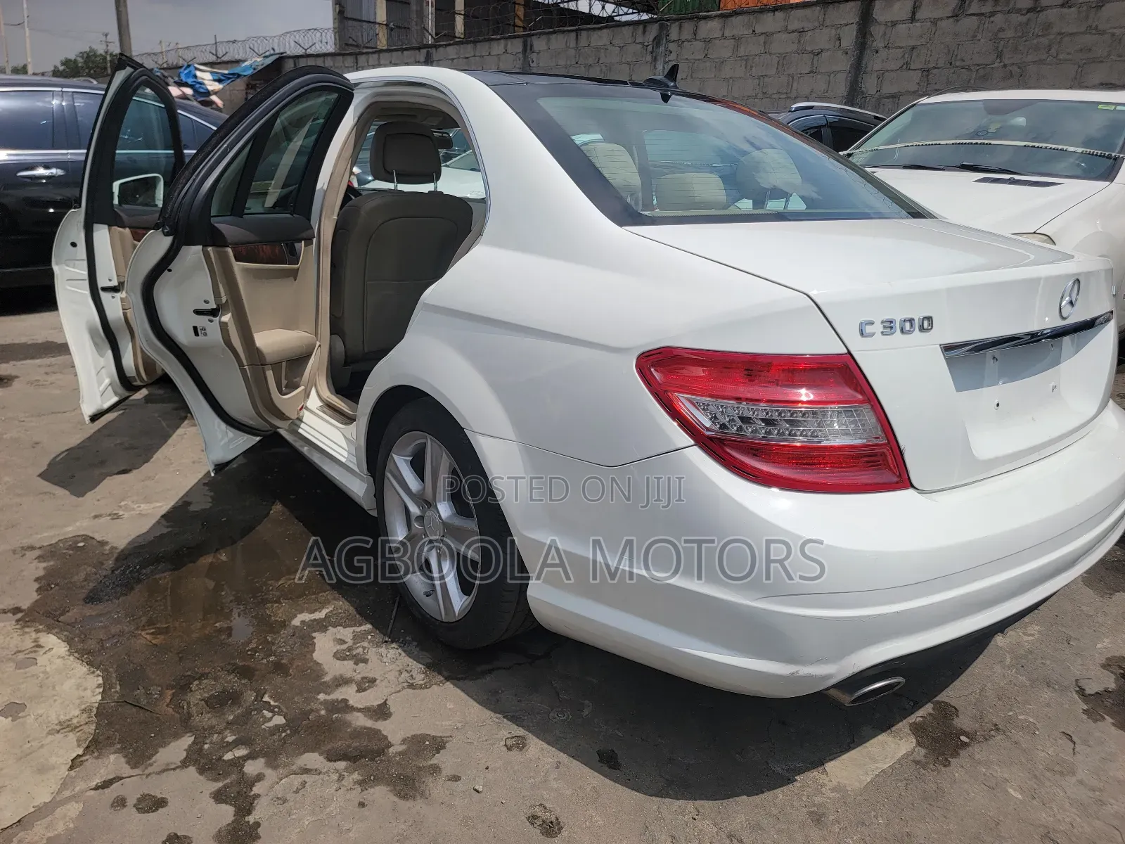 Mercedes-Benz C300 Luxury Sedan AWD (3.0L 6cyl 7A) 2009 White