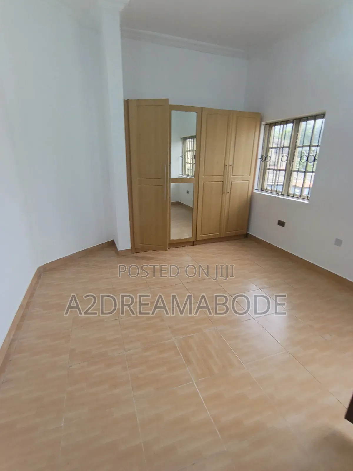 3bdrm Apartment in Ikeja Gra for rent