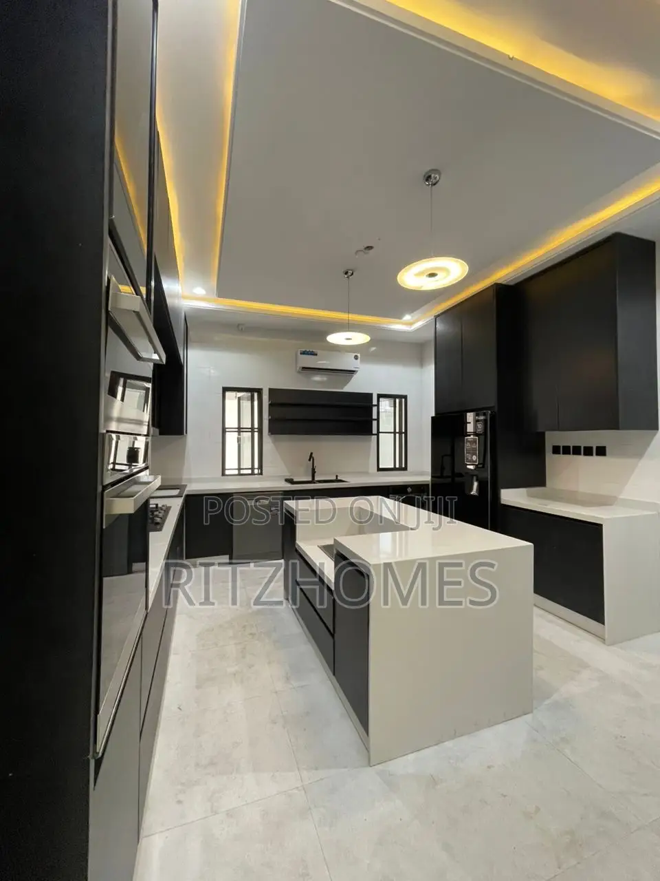 5bdrm Duplex in Lekki Phase 1 for sale