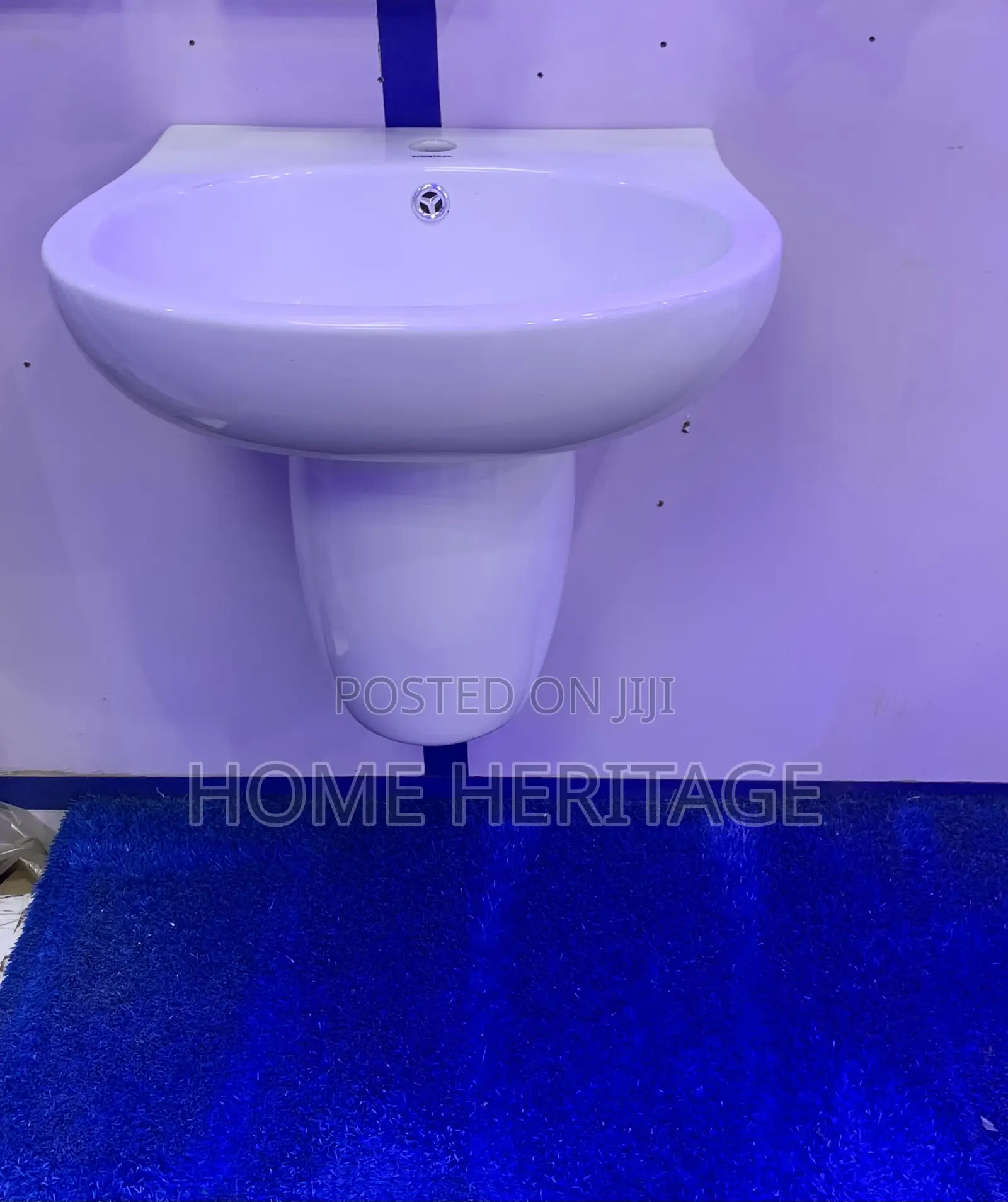 Basin With Short Pedestal