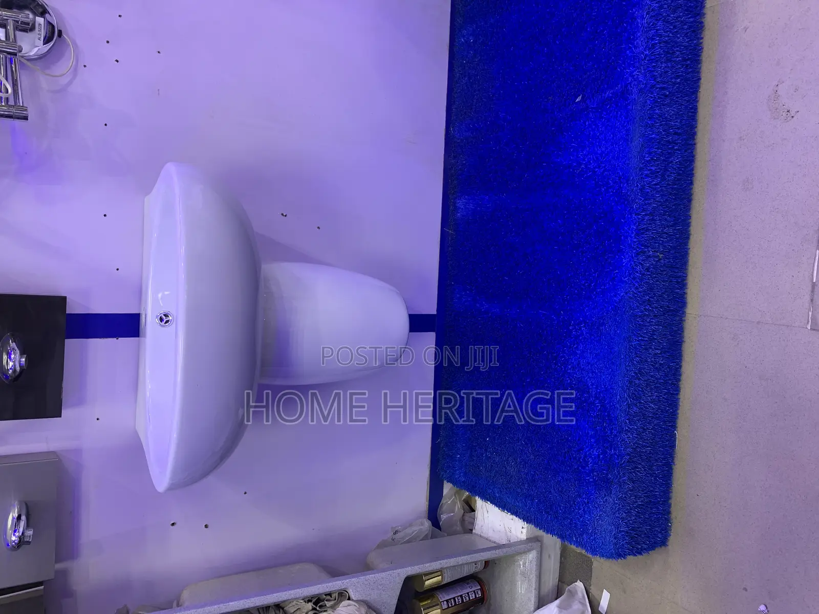 Basin With Short Pedestal