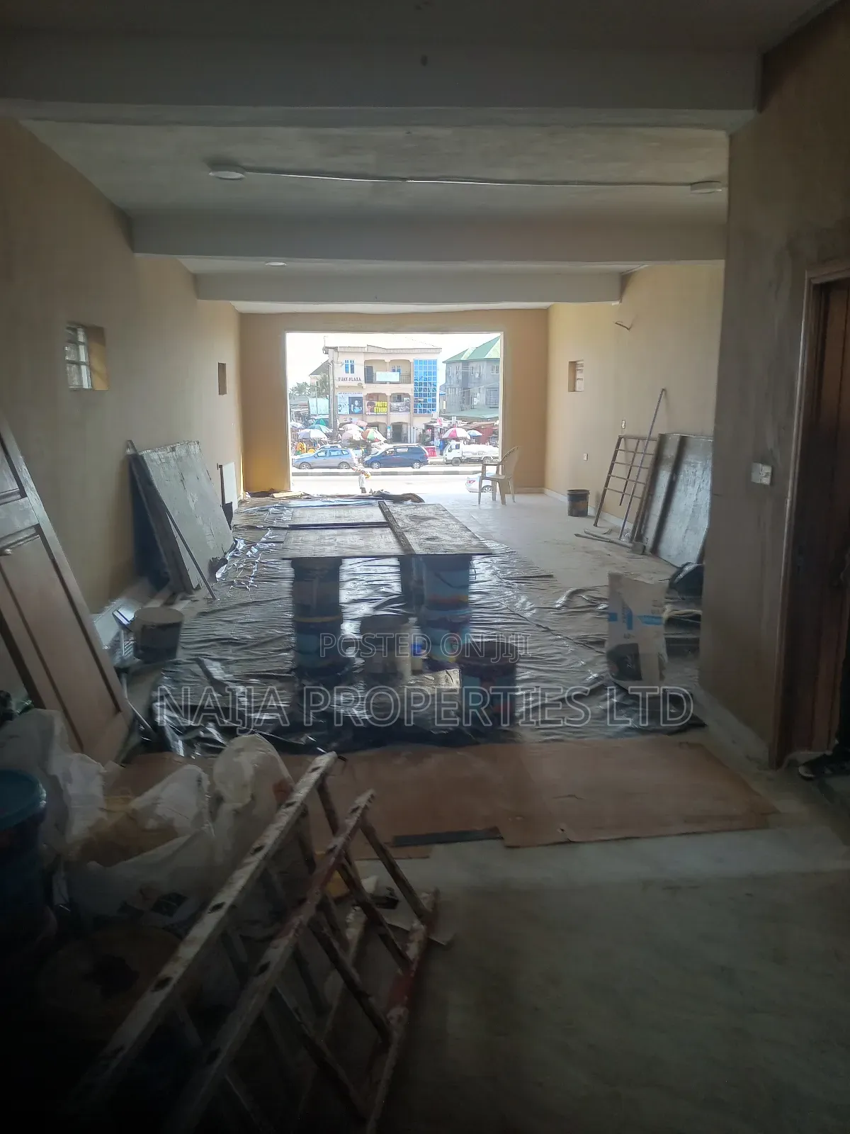 120sqm Office Space Directly Facing Express at Lakowe for Rent