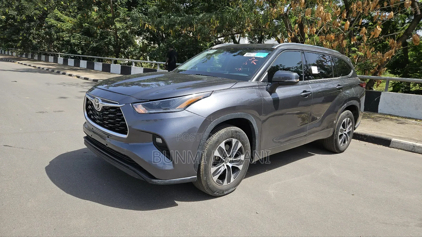 Toyota Highlander XLE 2021 Gray