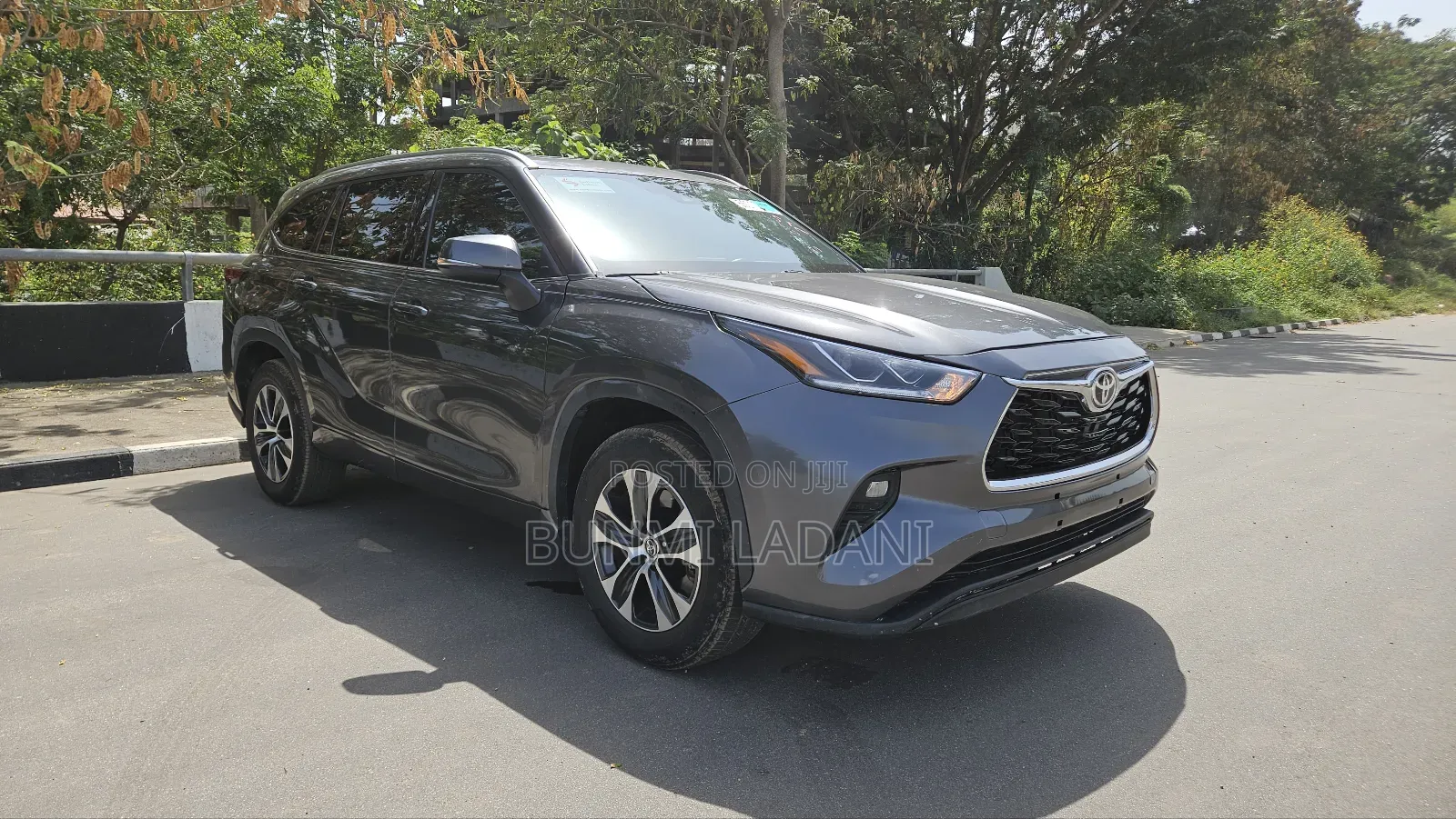 Toyota Highlander XLE 2021 Gray