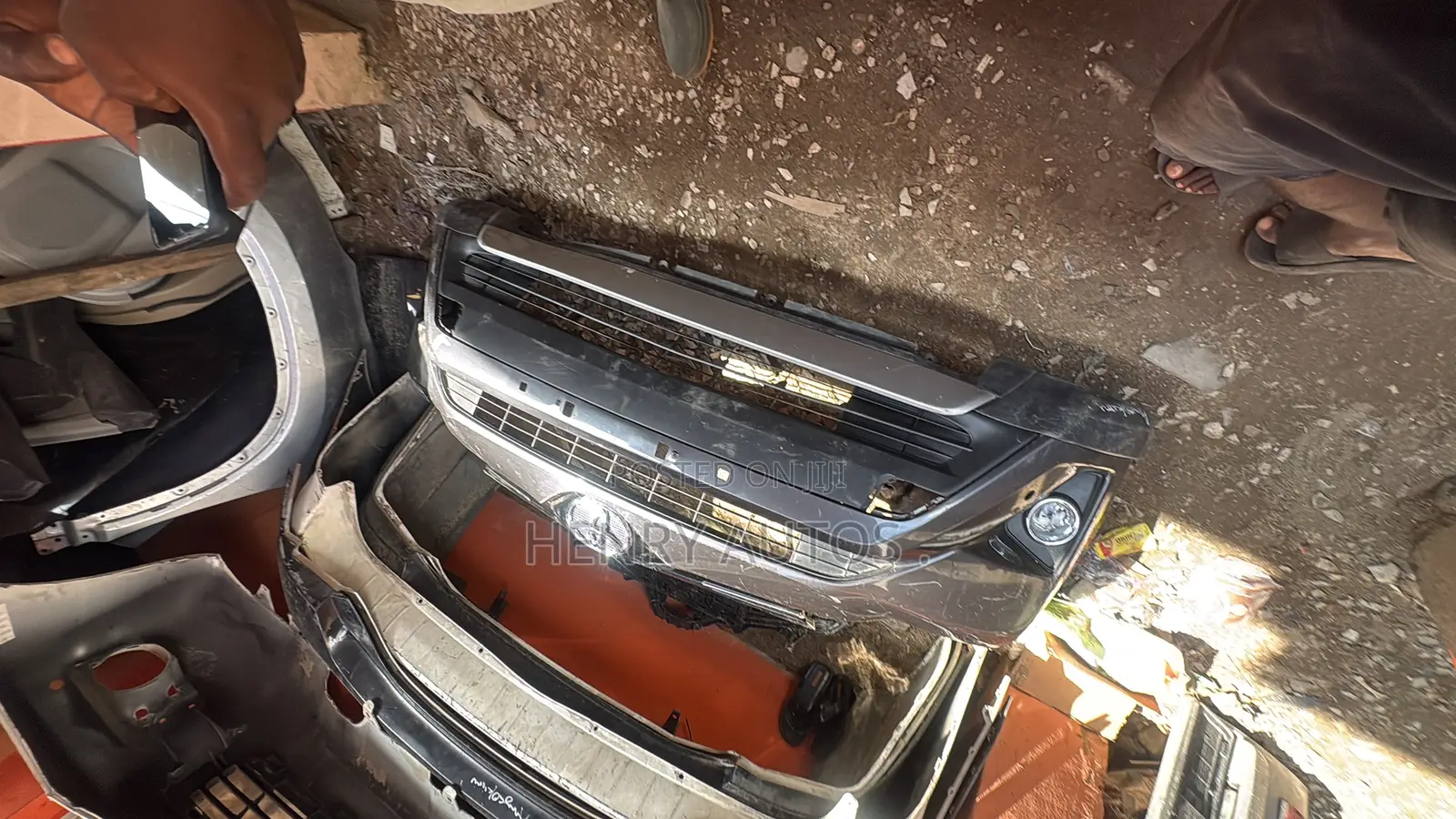 Complete Front Bumper Rav 4 2017 American