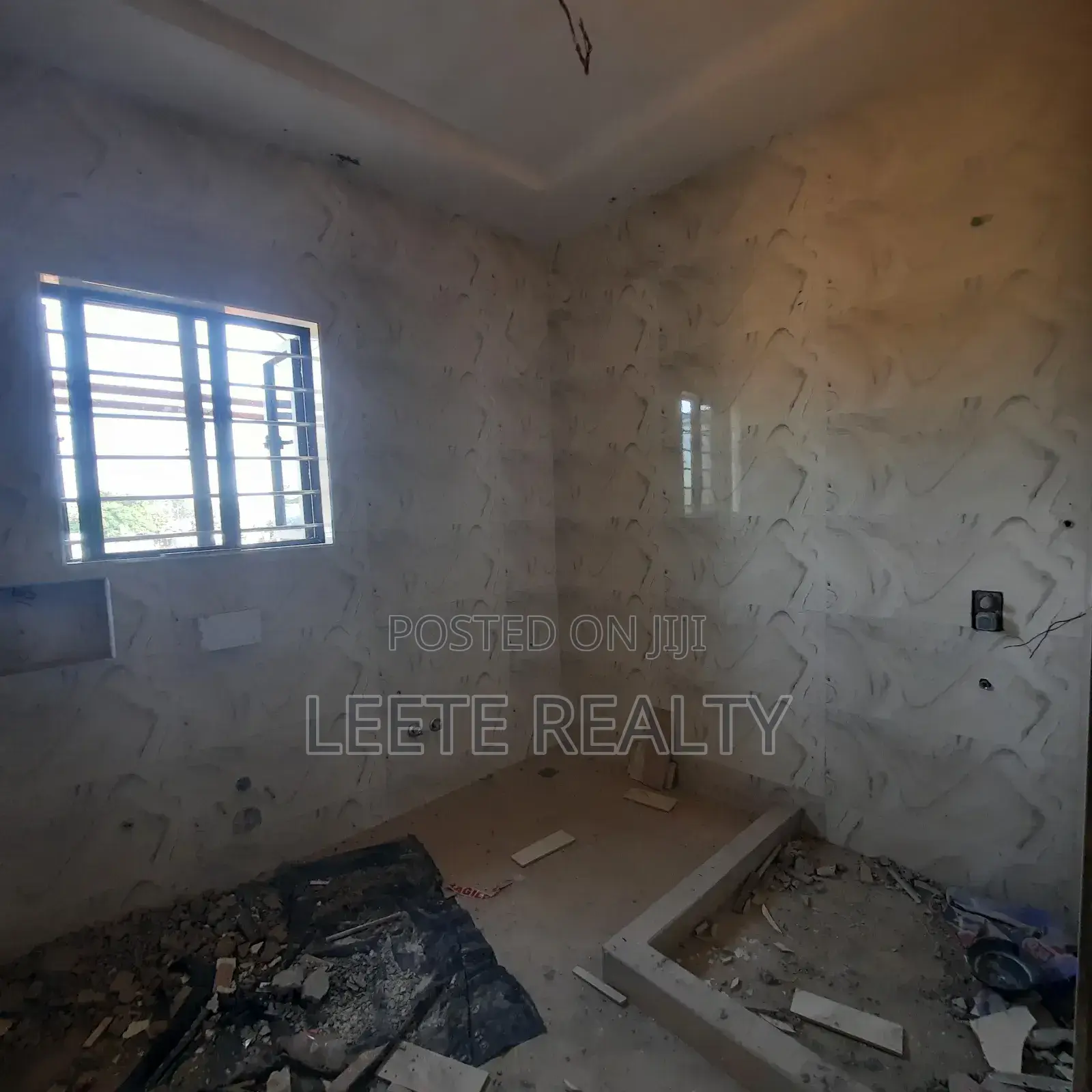 4bdrm Townhouse/Terrace in Jahi for sale