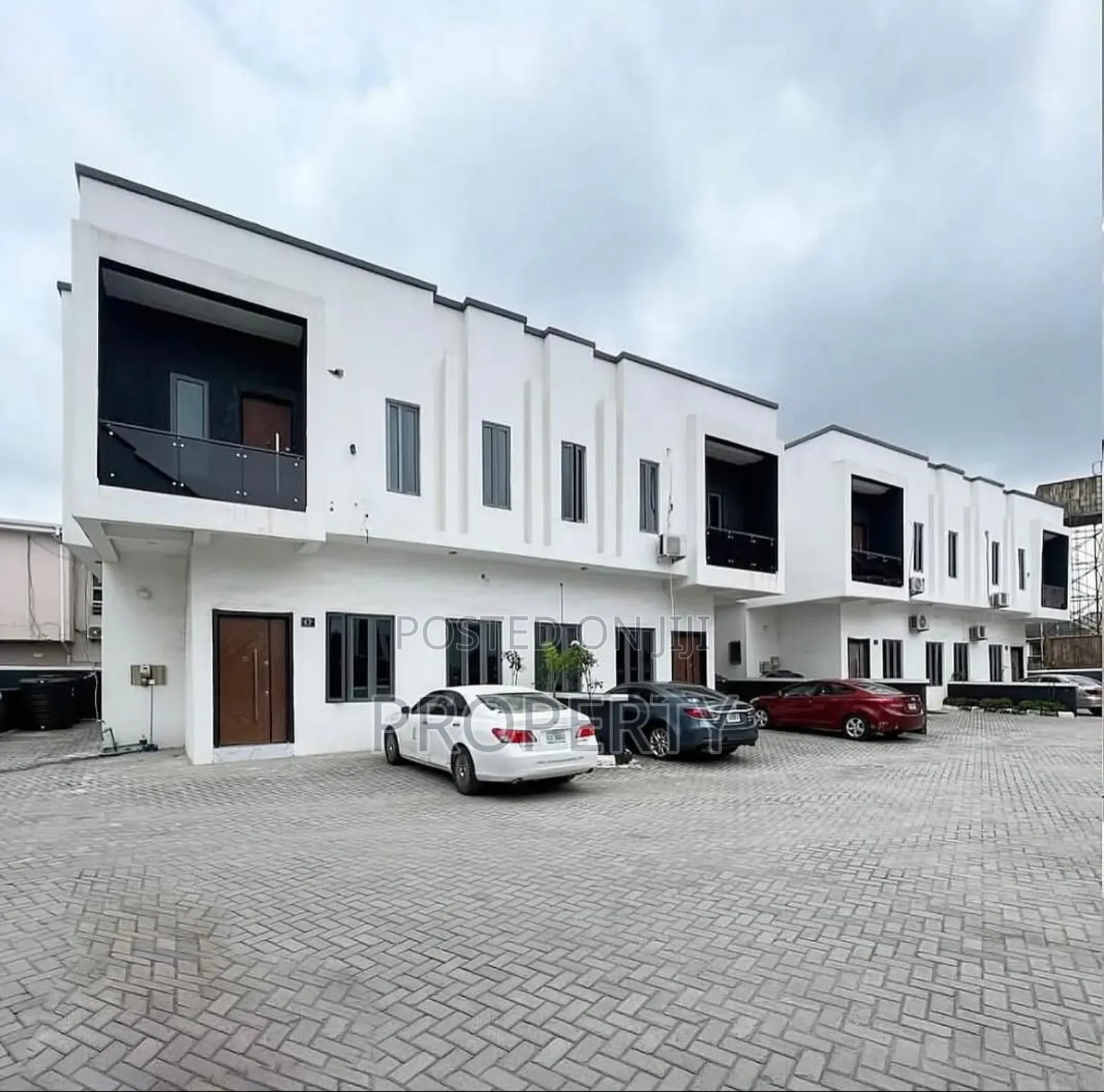 4bdrm Duplex in Lekki Phase 2 for rent