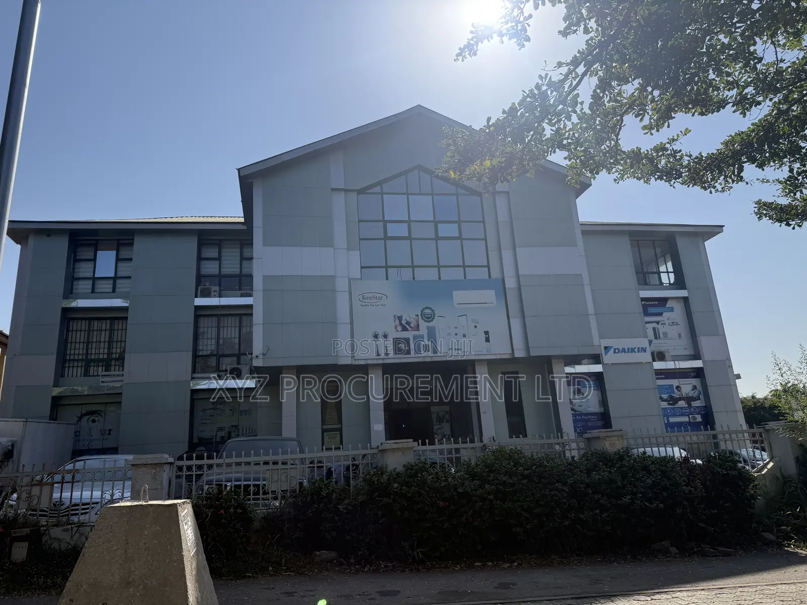 13bdrm Mansion in Maitama for sale
