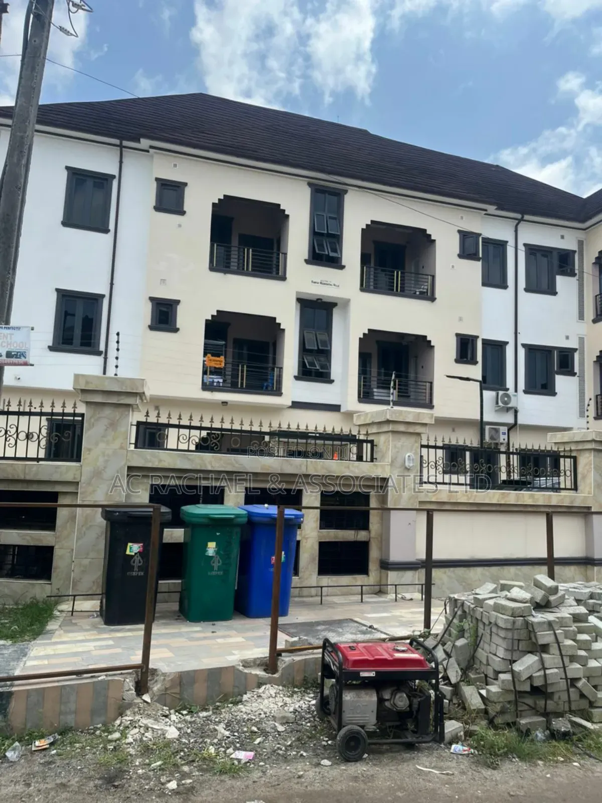 2bdrm Block of Flats in Lakeview Estate, Amuwo-Odofin for sale