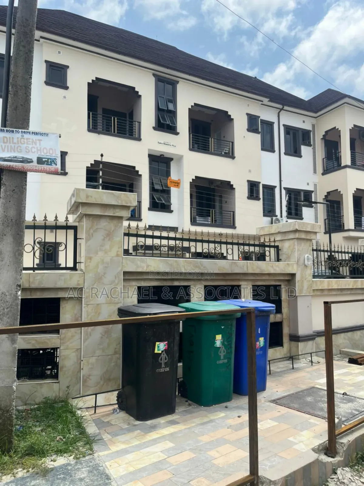 2bdrm Block of Flats in Lakeview Estate, Amuwo-Odofin for sale