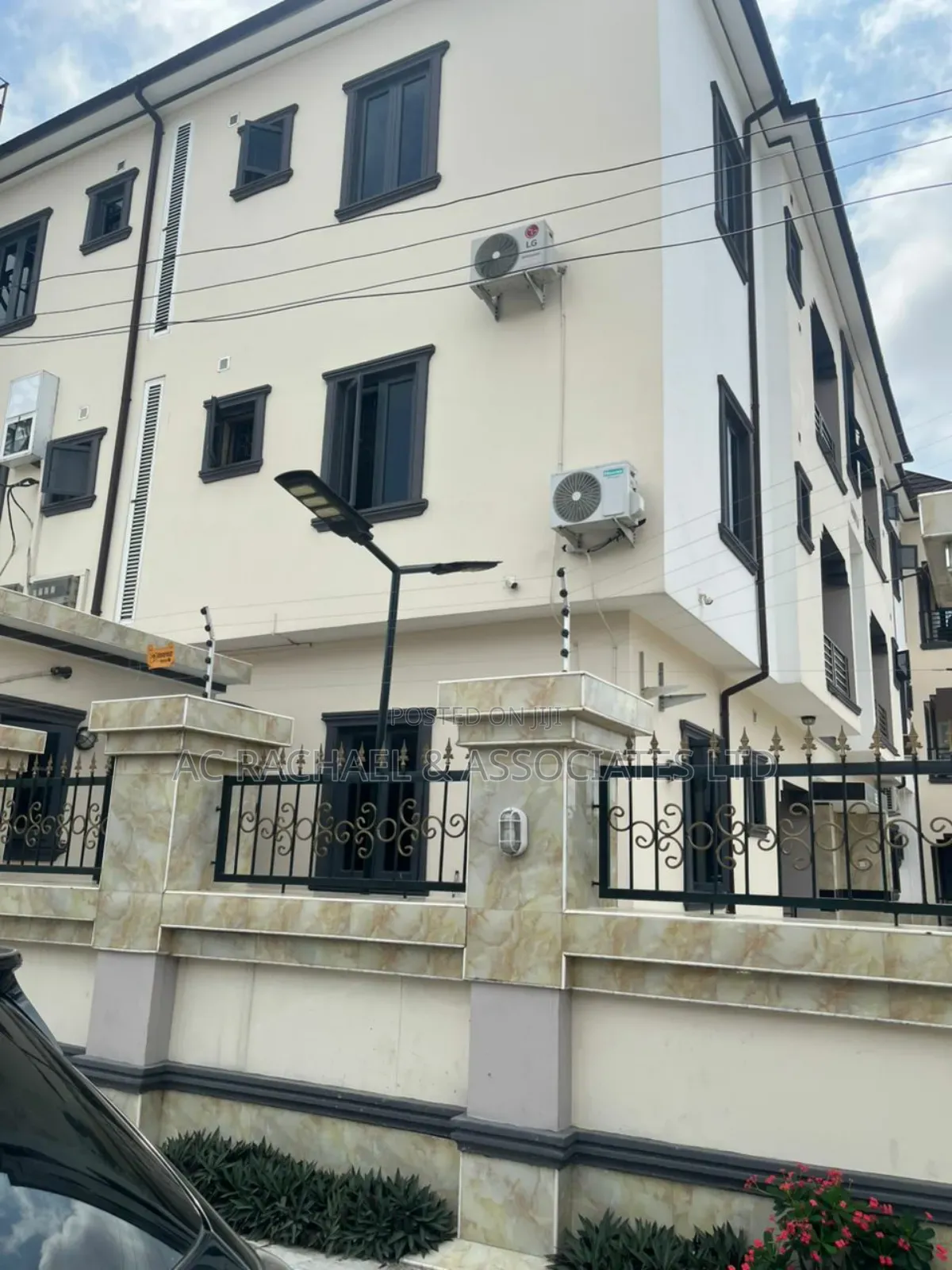 2bdrm Block of Flats in Lakeview Estate, Amuwo-Odofin for sale