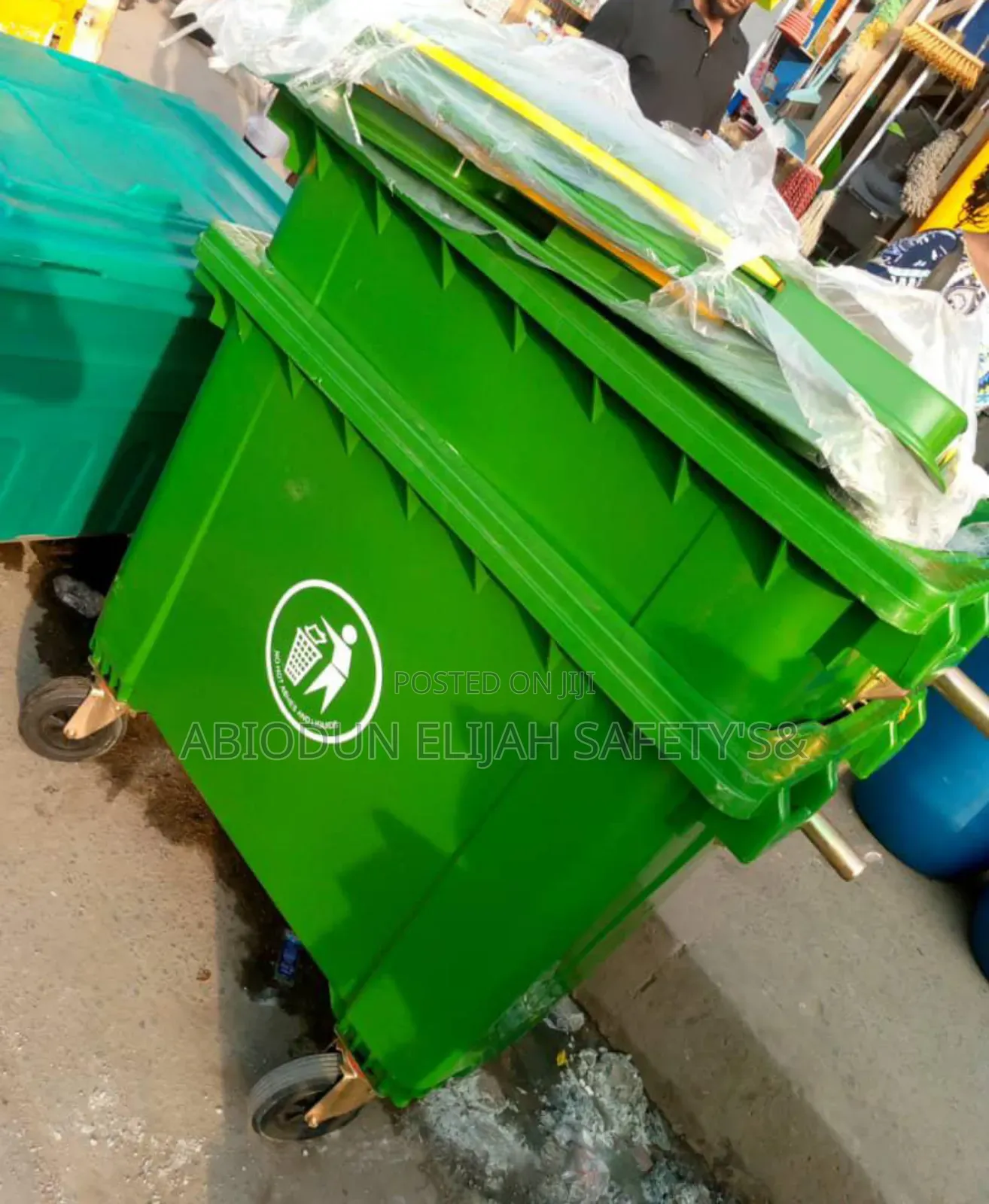 Original Quality Imported 660l Dust Bin Waste Bin With 4 Wheels Tyre